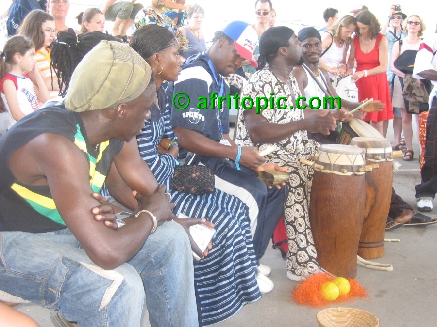 ../Images/AfricaFestival-28-29May05 050.jpg